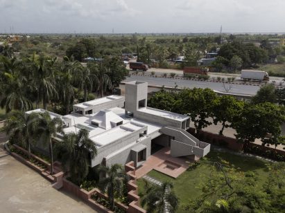 Monastic Field house in India by Roomoor