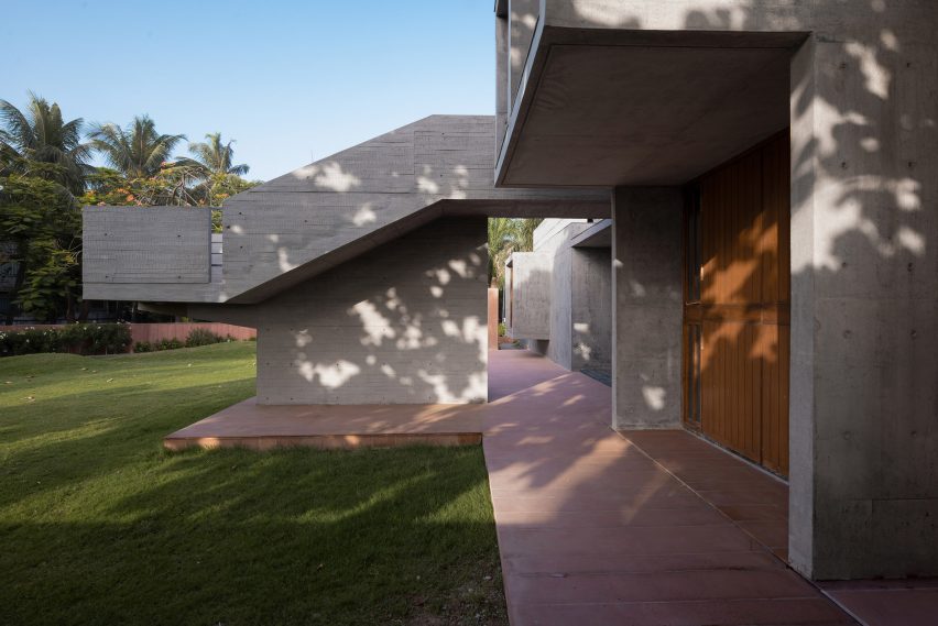 Monastic Field house in India by Roomoor