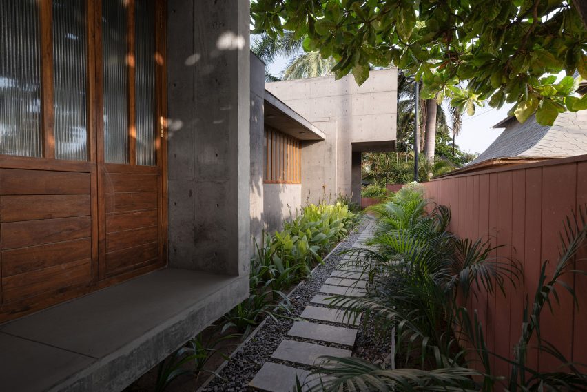 Monastic Field house in India by Roomoor