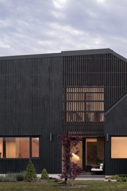 RHAD Architects Two Bay house close up exterior