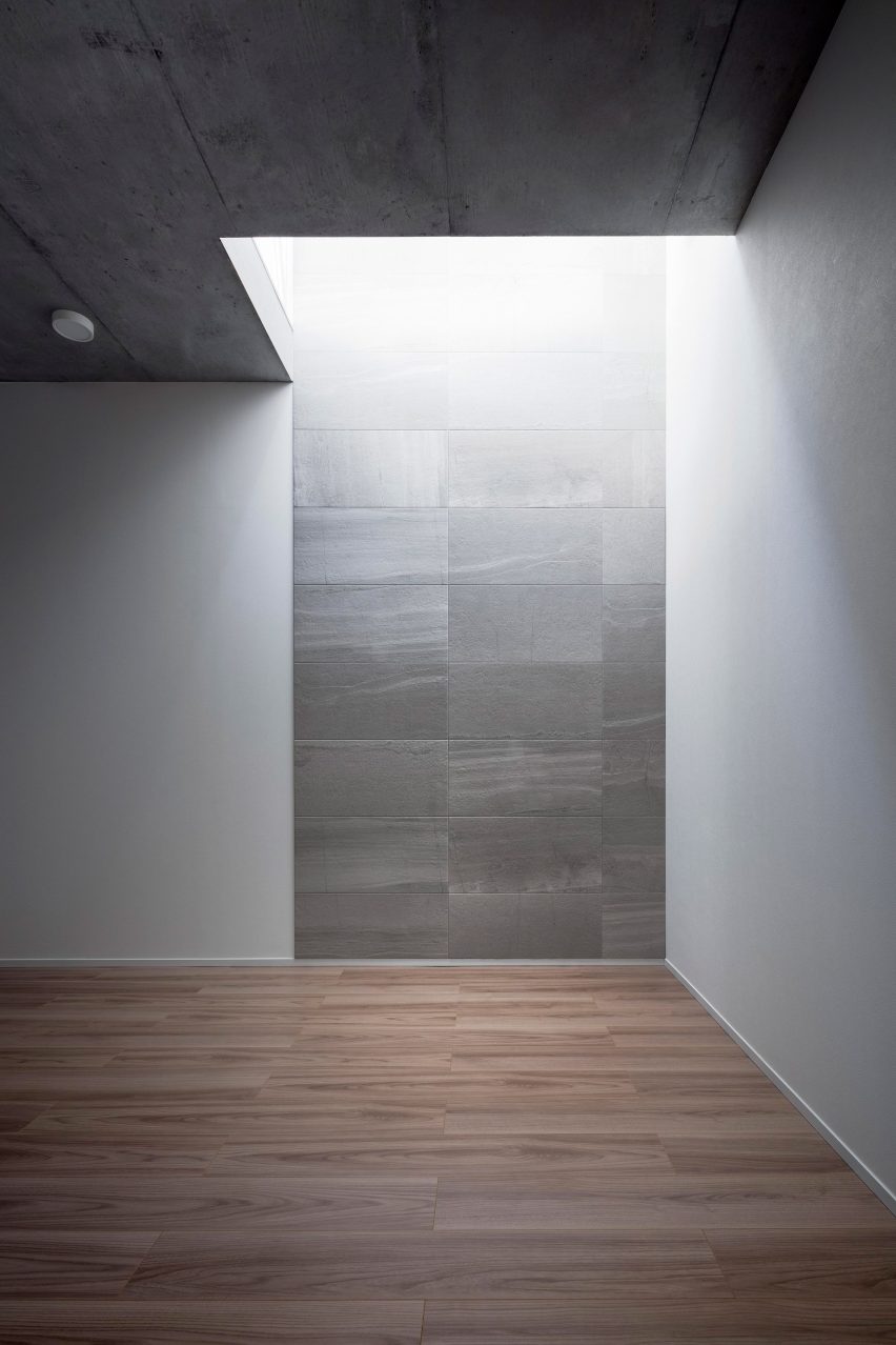 Shin Nakano Trapezoidal by Ryuichi Sasaki Architecture