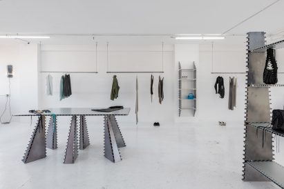 Metal furniture with rivets