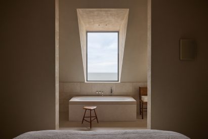 Seaside penthouse in Belgium by Merckx-Holvoet Architecten