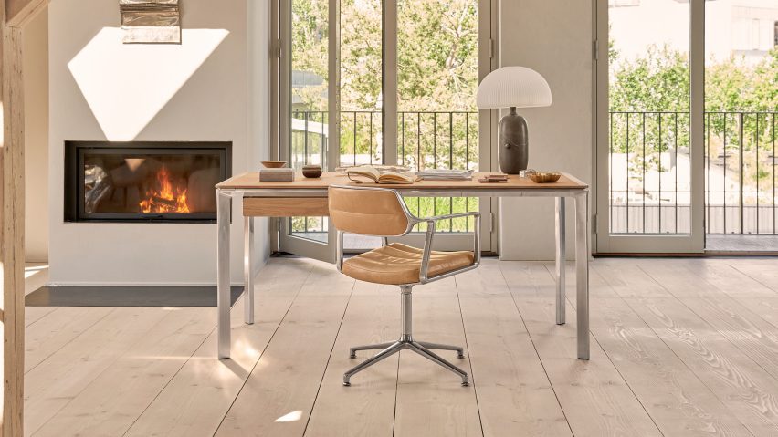 Vipp453 Swivel chair by Vipp