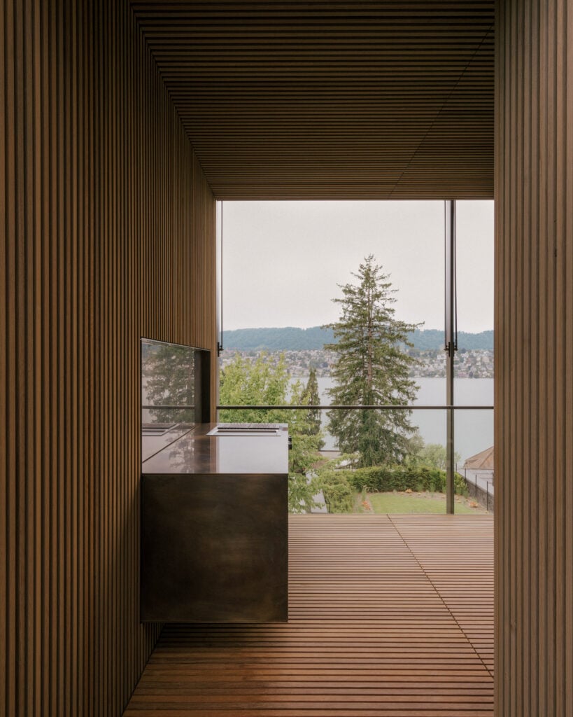 Think-Architecture-House-on-a-Slope