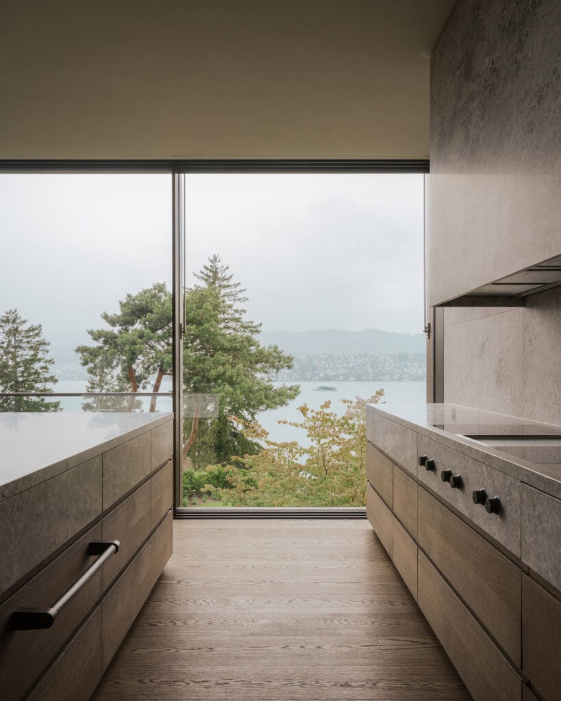 Think-Architecture-House-on-a-Slope