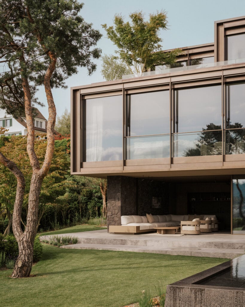 Think-Architecture-House-on-a-Slope