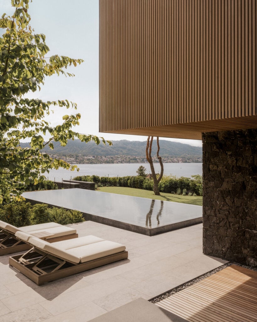 Think-Architecture-House-on-a-Slope
