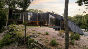Aston Martin Slyvan Rock Residence