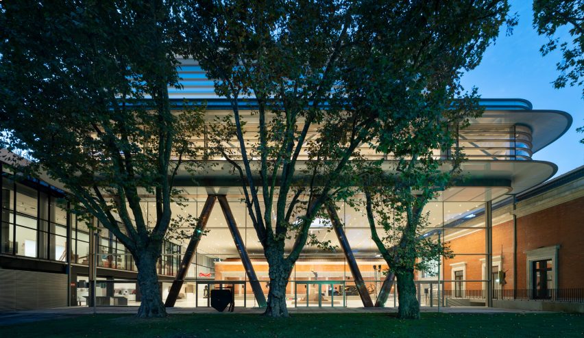 Foster + Partners and Luis María Uriarte