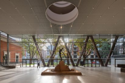 Interior gallery designed by Foster + Partners and Luis María Uriarte