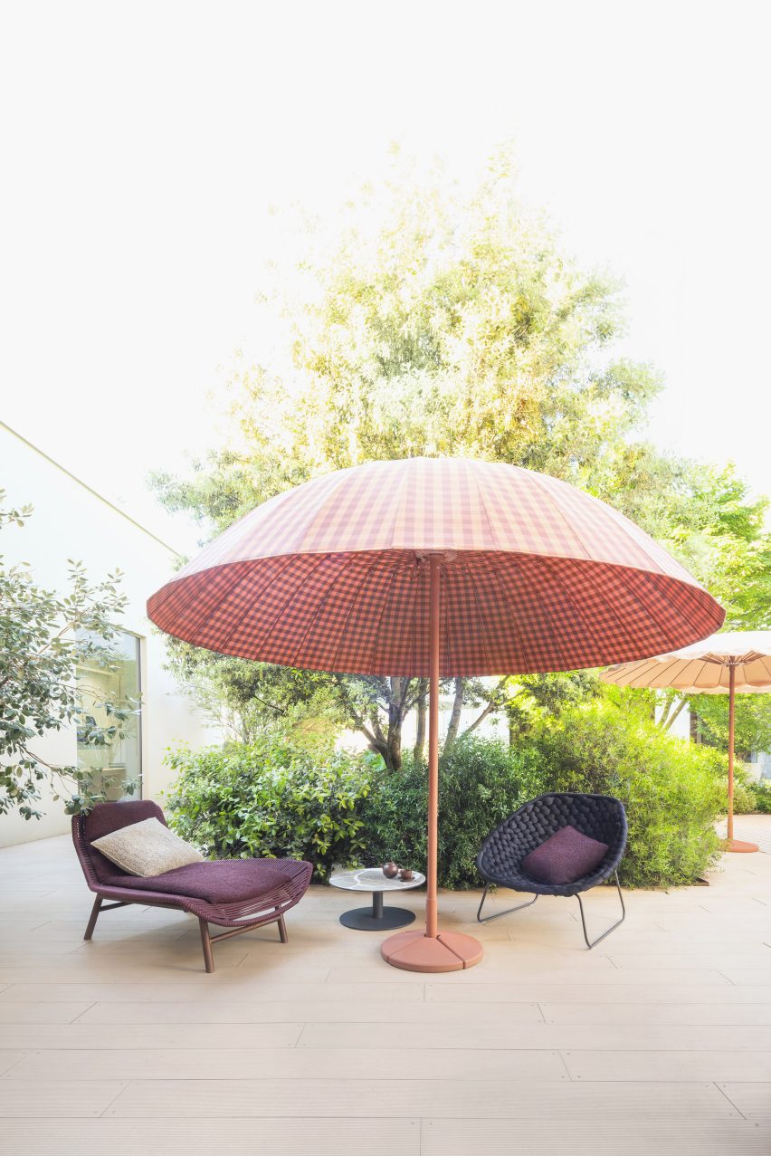 Bistrò parasol by Paola Lenti