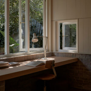 Garden studio by O'Sullivan Skoufoglou