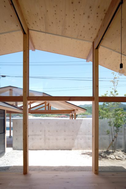 House in Yakami by Enter-Archi