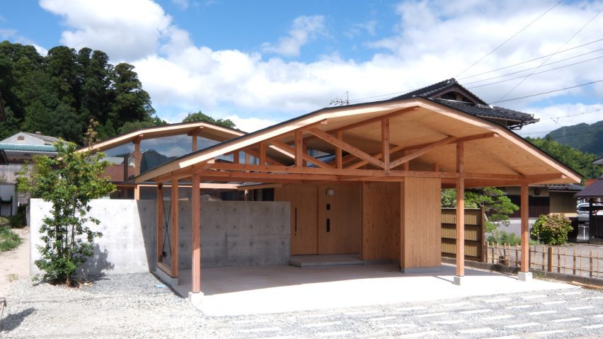 House in Yakami by Enter-Archi