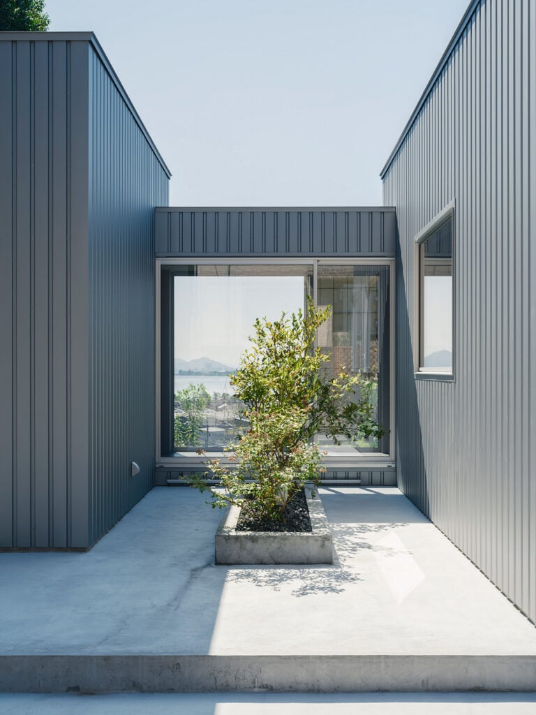 Minimalist House by FORM/Kouichi Kimura Architects