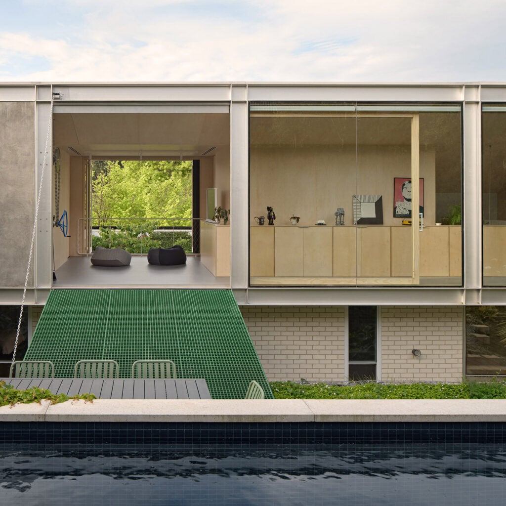 Modernist house in Studley Park