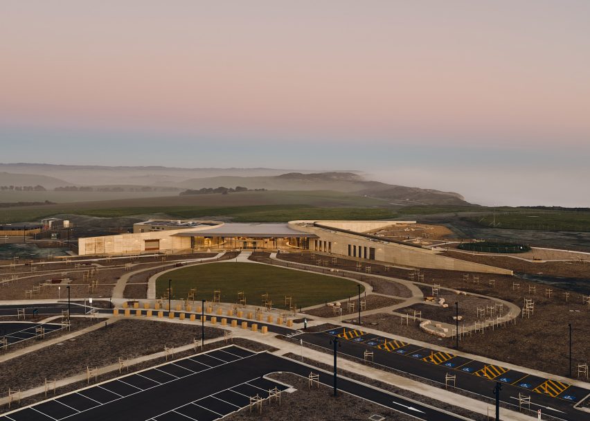 Twelve Apostles visitor centre by Grimshaw