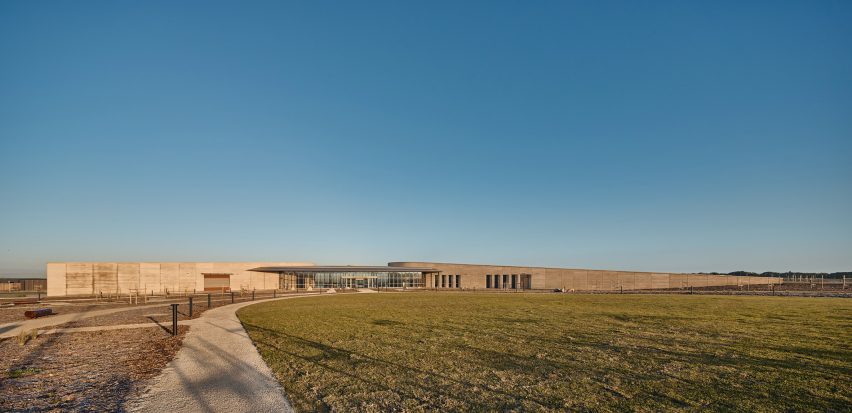 Twelve Apostles visitor centre by Grimshaw