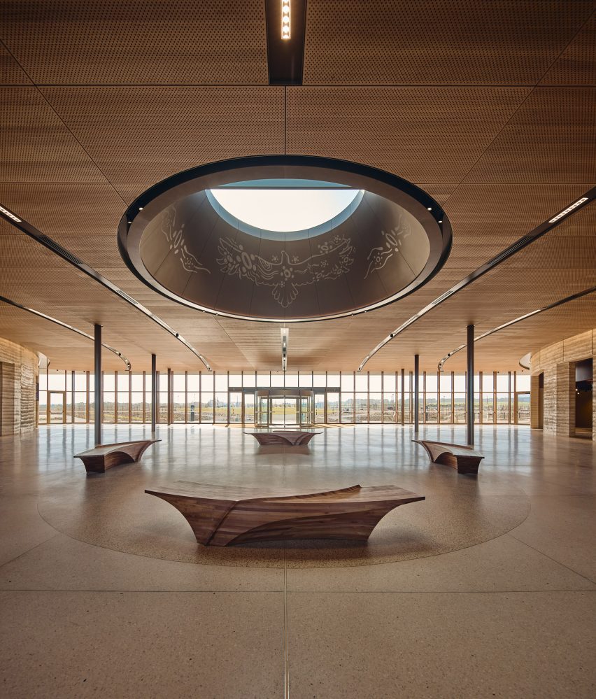 Twelve Apostles visitor centre by Grimshaw