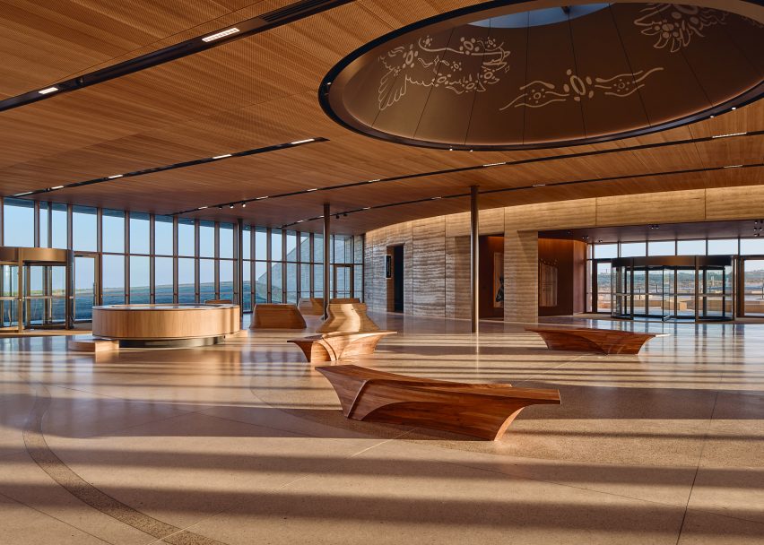 Twelve Apostles visitor centre by Grimshaw