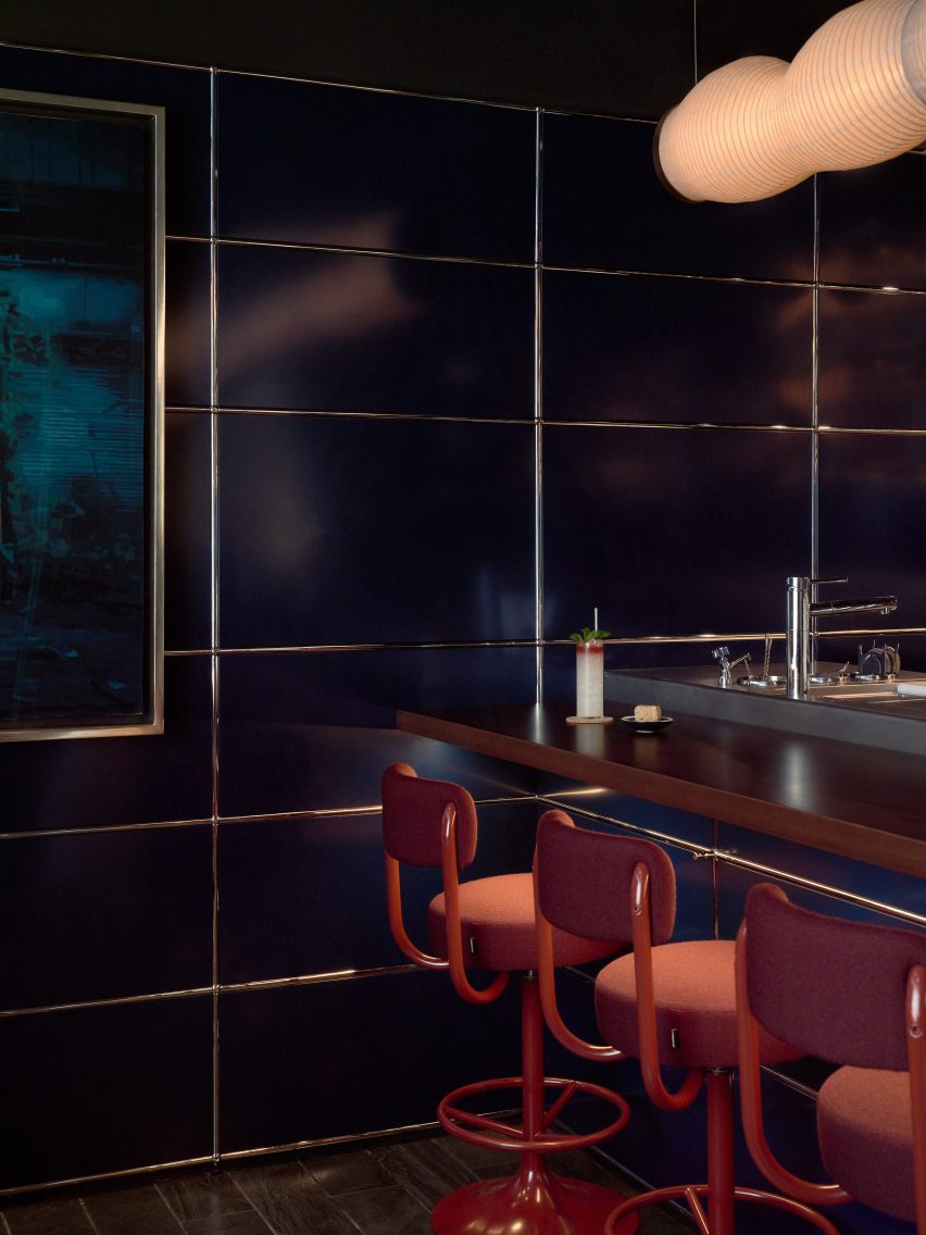 VV's cocktail bar