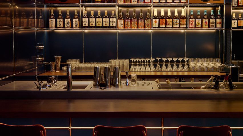 VV's cocktail bar