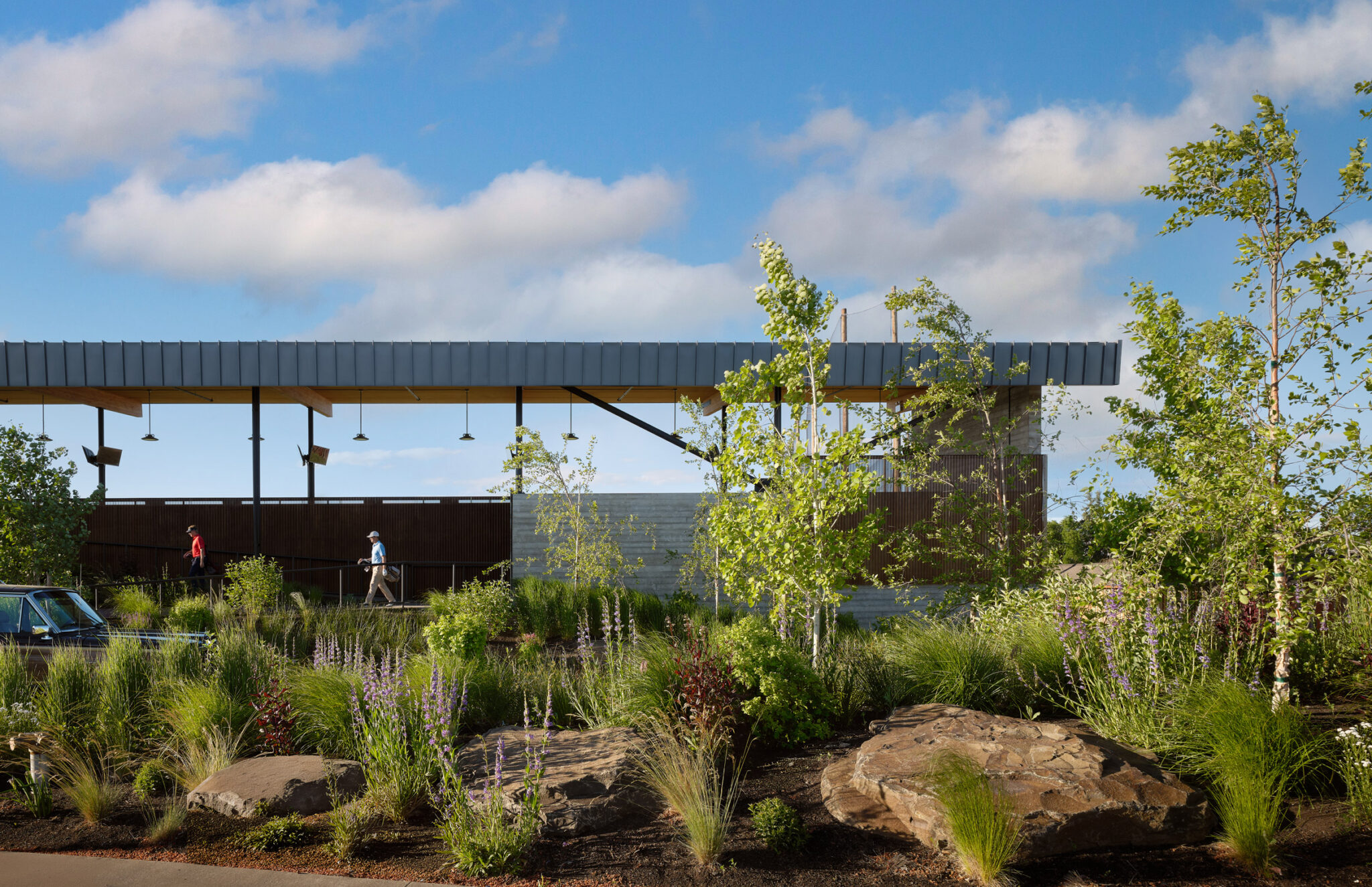 Golf clubhouse by Graham Baba nods to Washington farms